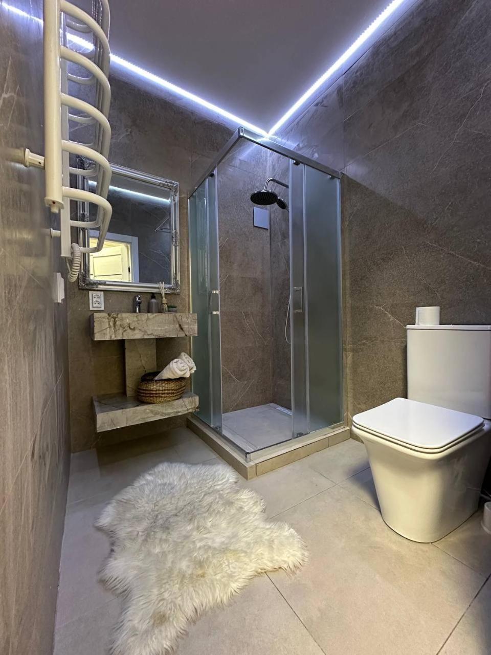 Appartement Rynok Square à Lviv Extérieur photo